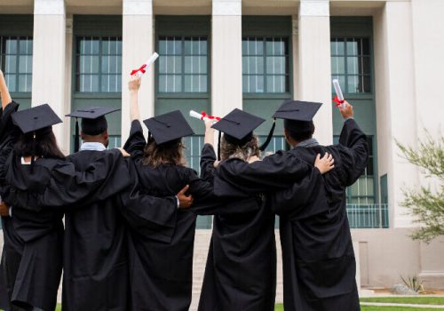 Diploma: 10 motivos para fazer faculdade e garantir o seu