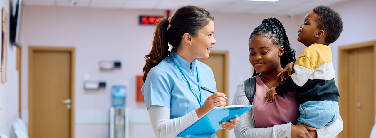 Enfermagem Pediátrica: o que é, salários e oportunidades