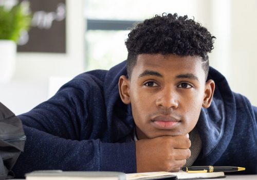 Vale a pena fazer faculdade? 6 respostas para essa dúvida comum