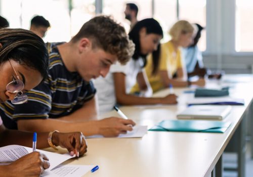 É obrigatório fazer Enem? Saiba qual é a resposta