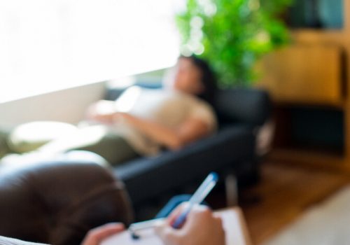 O que faz um psicólogo e como é a rotina dessa profissão?