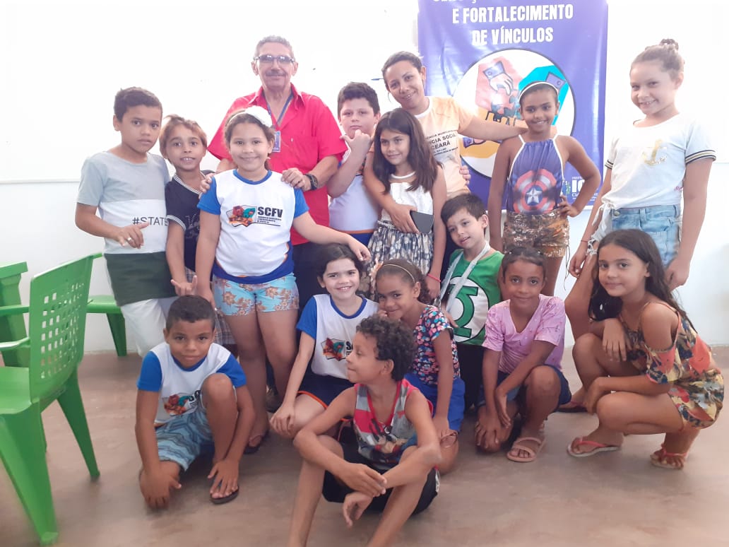 Acadêmico de administração realiza palestra sobre o agronegócio local