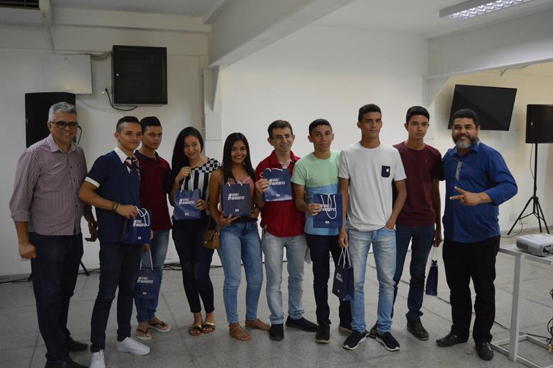 FVS recebe alunos do ensino médio para visita técnica na Clínica Escola