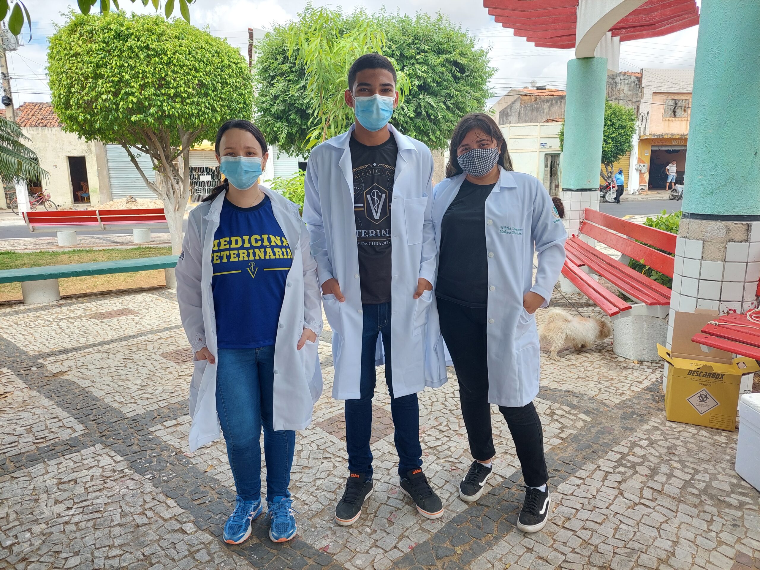 Campanha de vacinação antirrábica de Iguatu tem apoio dos estudantes de Medicina Veterinária da UniVS